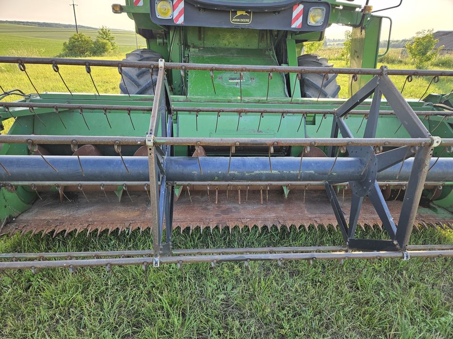 Продам комбайн джондір 1055