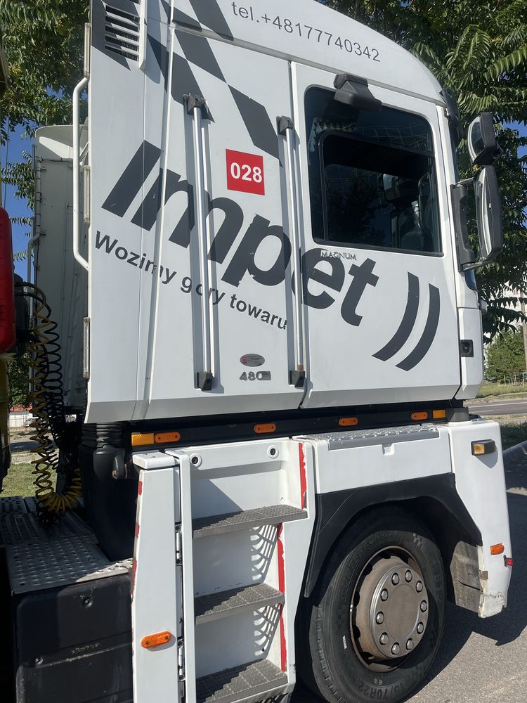 Продам Renault Magnum коплектом с полуприцепом fruehauf tx34 штора