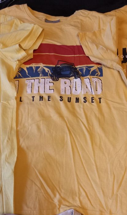 8 koszulek w tym 1 szt. Długi rękaw