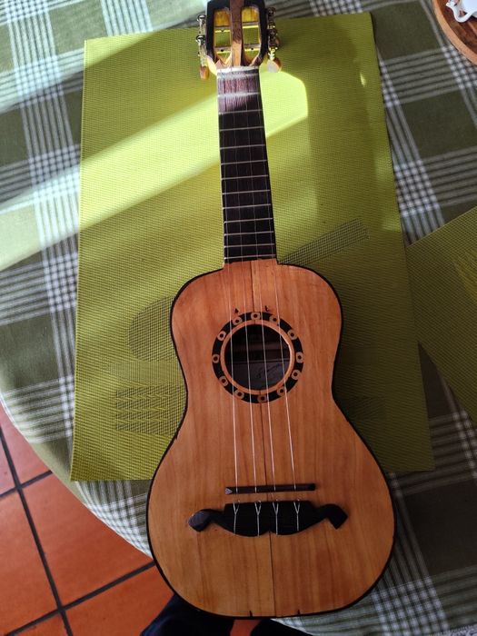 Cavaquinho Novo, construído em Nogueira Portuguêsa!