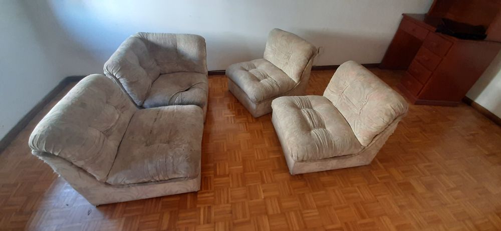 Conjunto de 4 sofás individuais usados