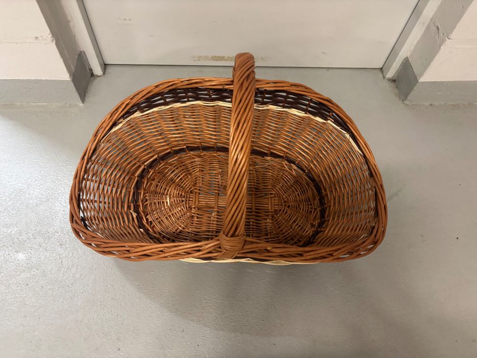 Kosz wiklinowy – jak nowy, użyty tylko raz