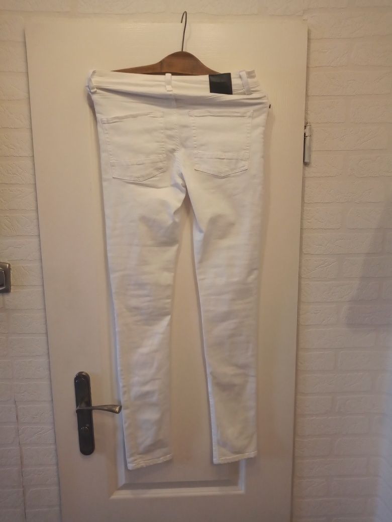Damskie białe jeansy ASOS XS