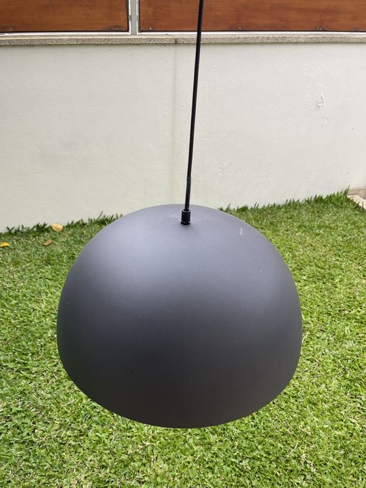 Candeeiro preto e dourado (lâmpada incluída)