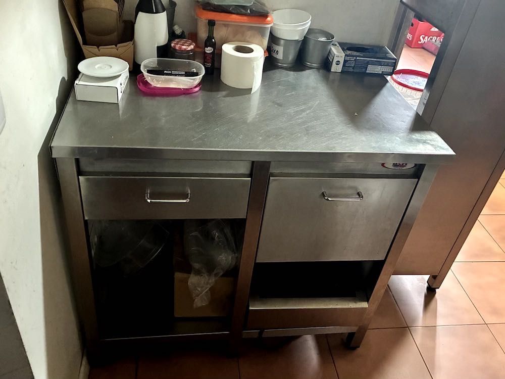 Bancada de inox com 2 gavetas