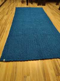 Niebieski dywan na szydełku 201 x 99 cm