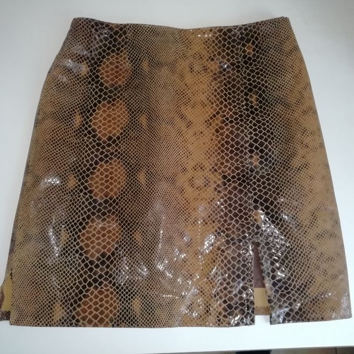 Спідниця шкіряна з змііним принтом