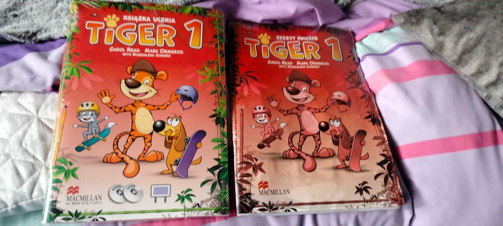 Książka ucznia plus zeszyt ćwiczeń Tiger 1