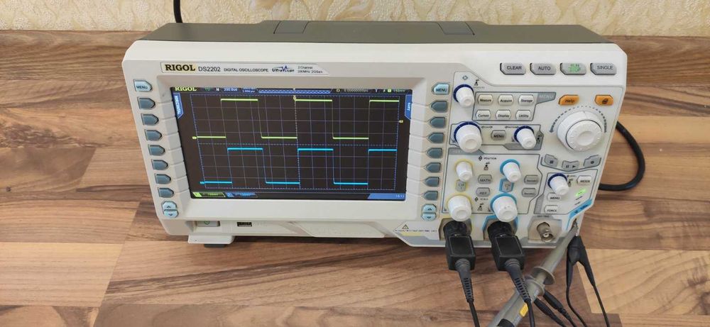 Мощный Осциллограф 200 МГц,2 Гвыб/с RIGOL DS2202, 50000памяти 8дюймов