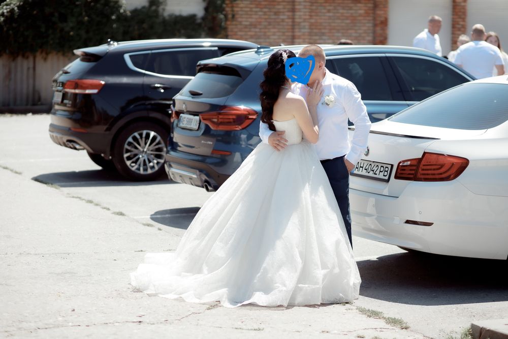 Продам весільну сукню