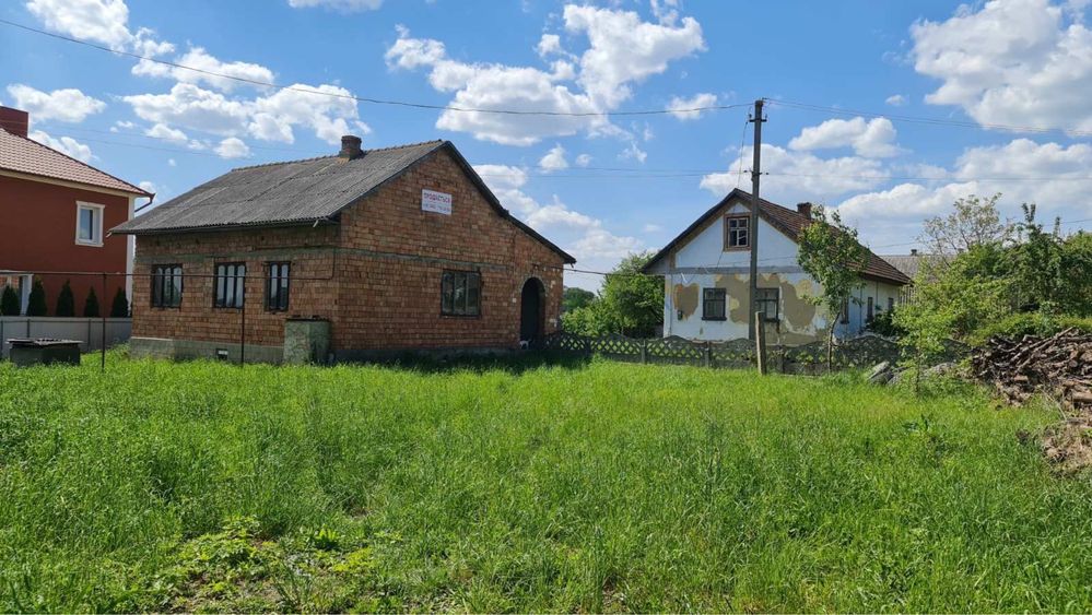 Будинок + пів гектара чорнозема