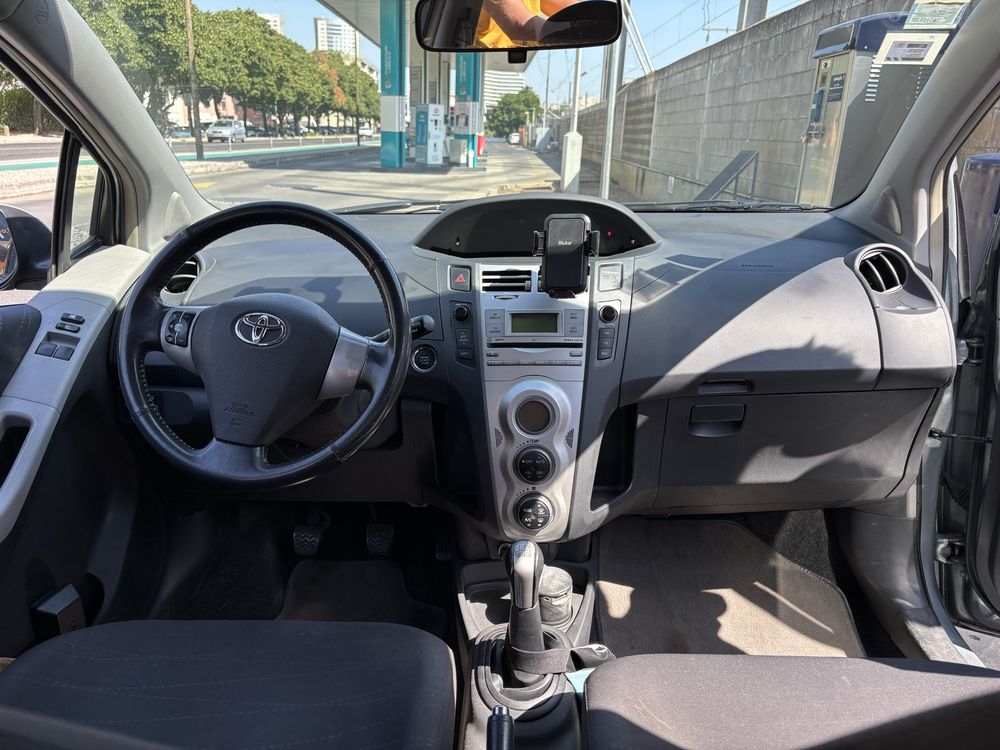 Vendo Toyota Yaris 1.0 VVT-I gasolina
