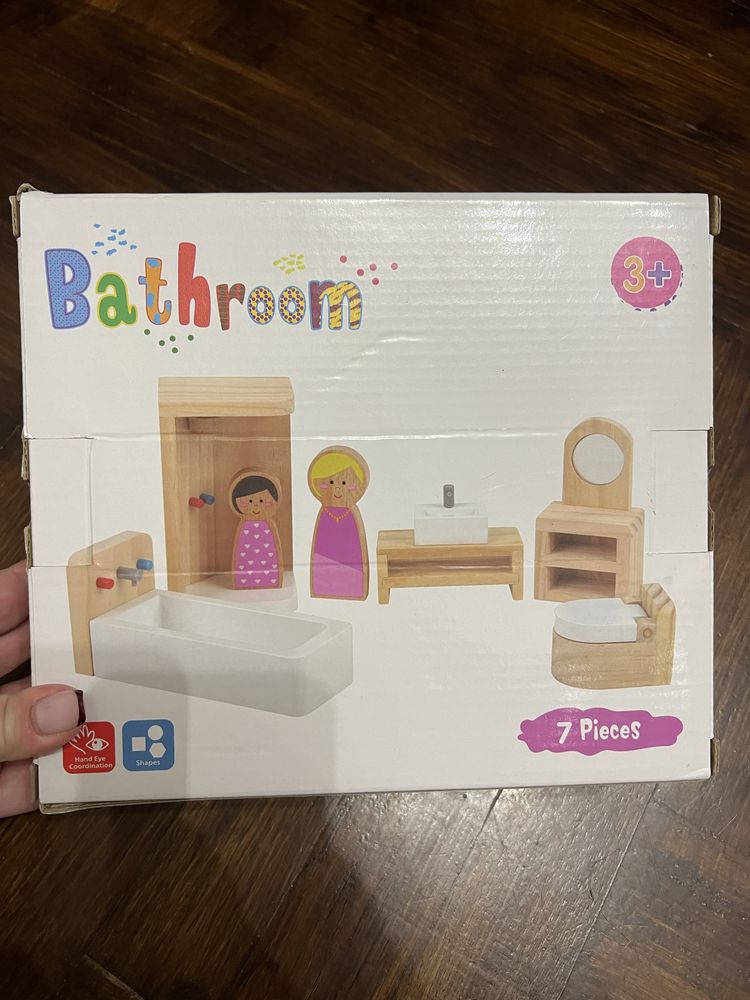 Zestaw drewnianych mebli dla dziewczynki Bathtoom 3+