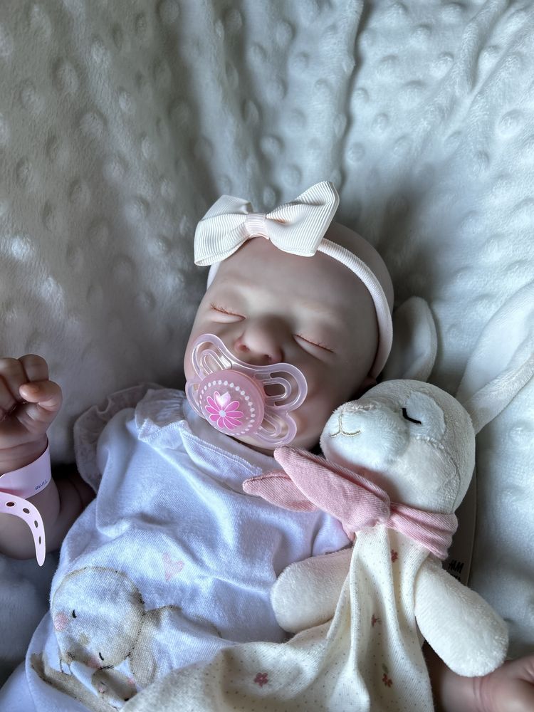Bebé reborn com varias surpresas
