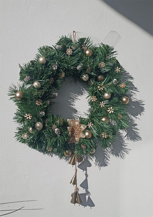 Wieniec Bożonarodzeniowy 45 Cm Na Drzwi Złoty Dzwonki Rękodzieło