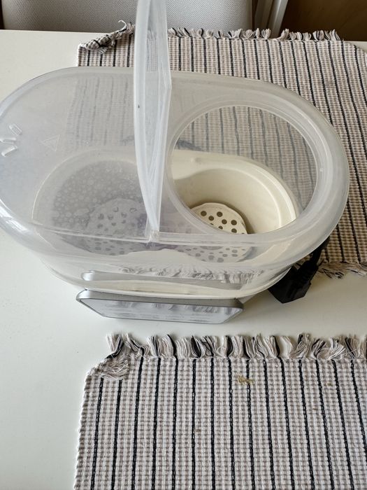 Стерилізатор для пляшечок та пустушок