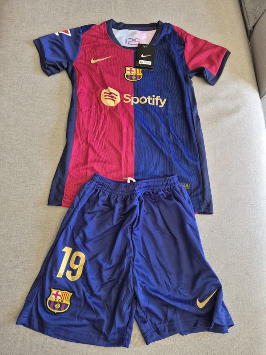 Equipamento Lamine Yamal 24/25 9 anos NOVO