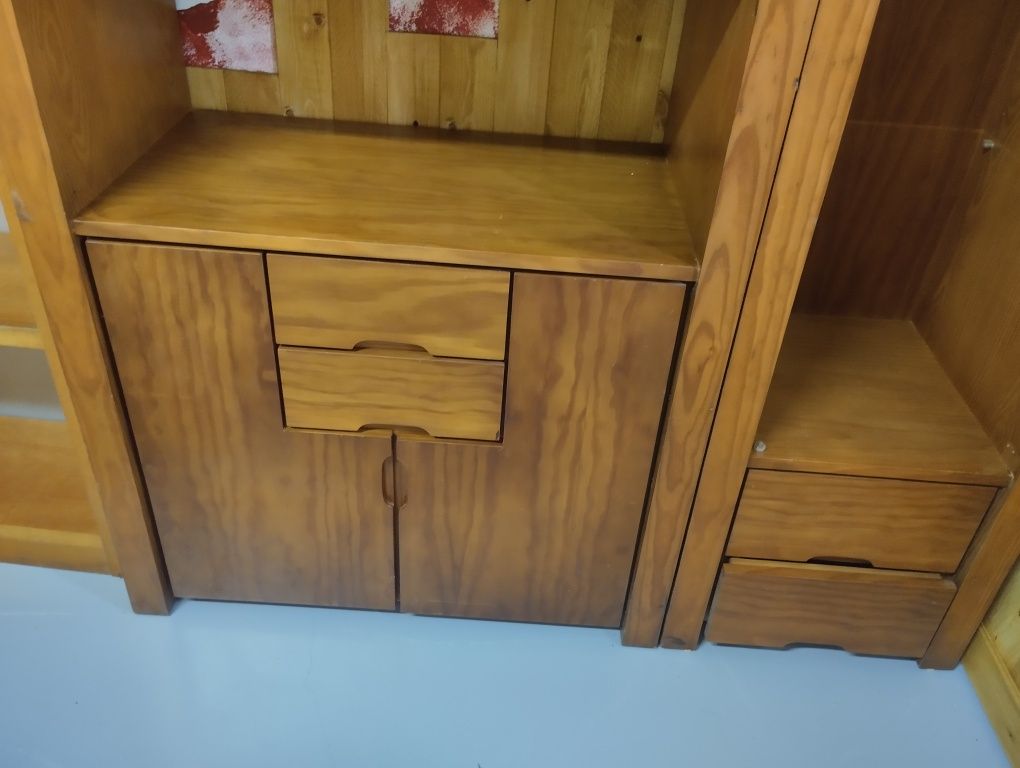 Móveis de sala em madeira maciça