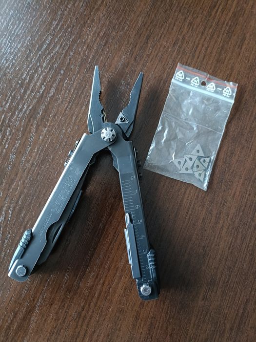 Multitool SOG Multi Plier 600 SightTool plus komplet przecinaków