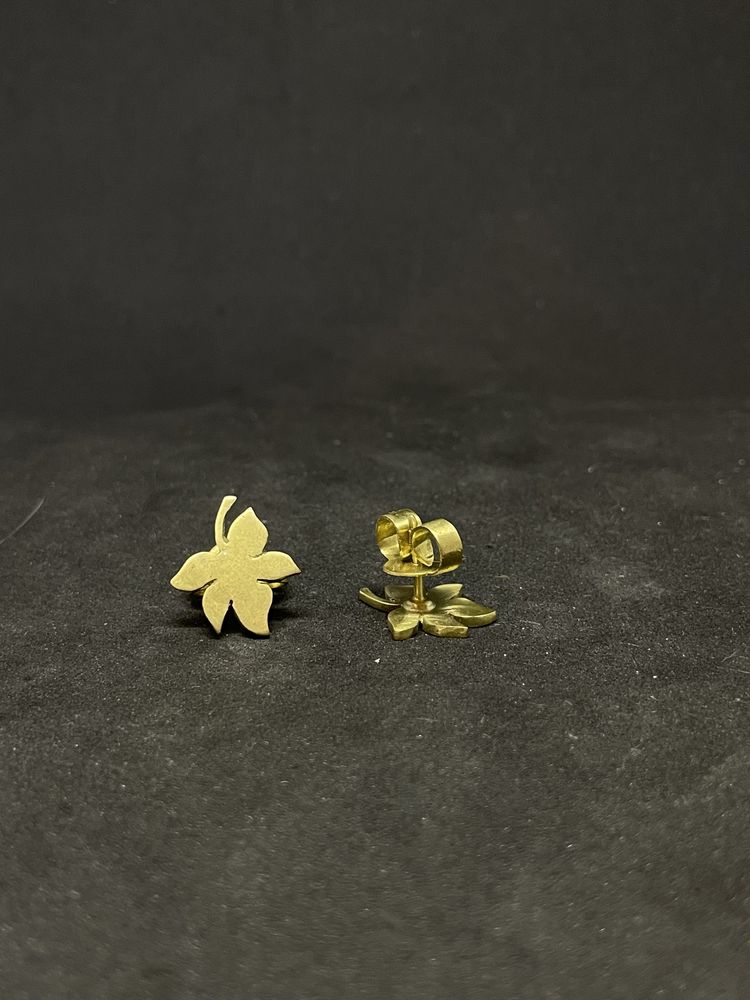 Brincos folhas de floresta