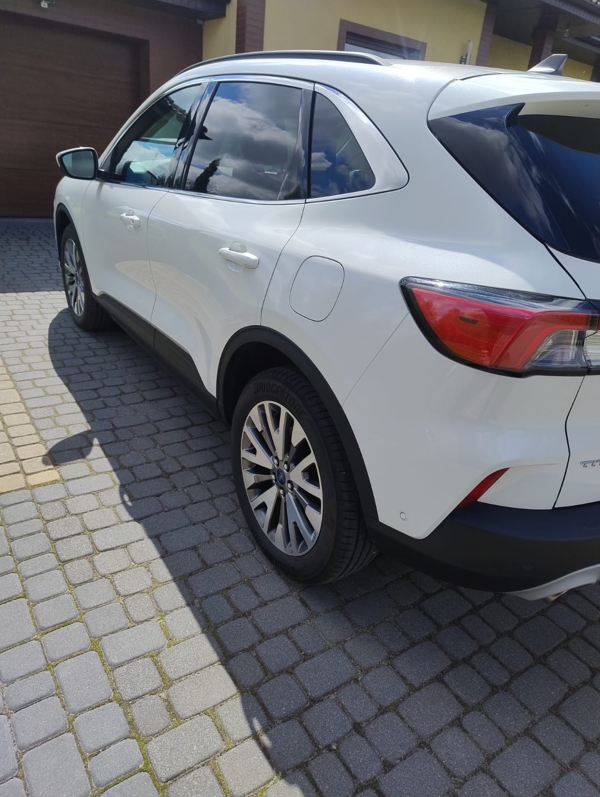 FORD KUGA 2021 rok  ESCAPE,, AWD ,, 245 KM  2.0 benzyna  Tytanium