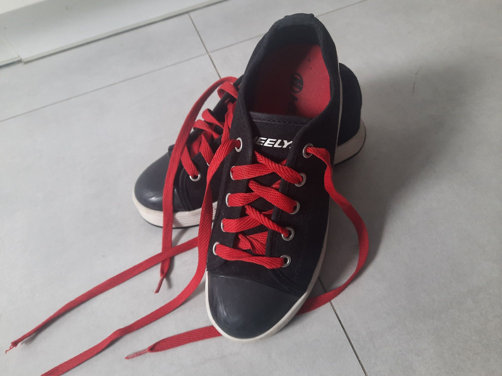 Buty na kółkach rolki Heelys rozm. 35 dl.wkl.22 cm