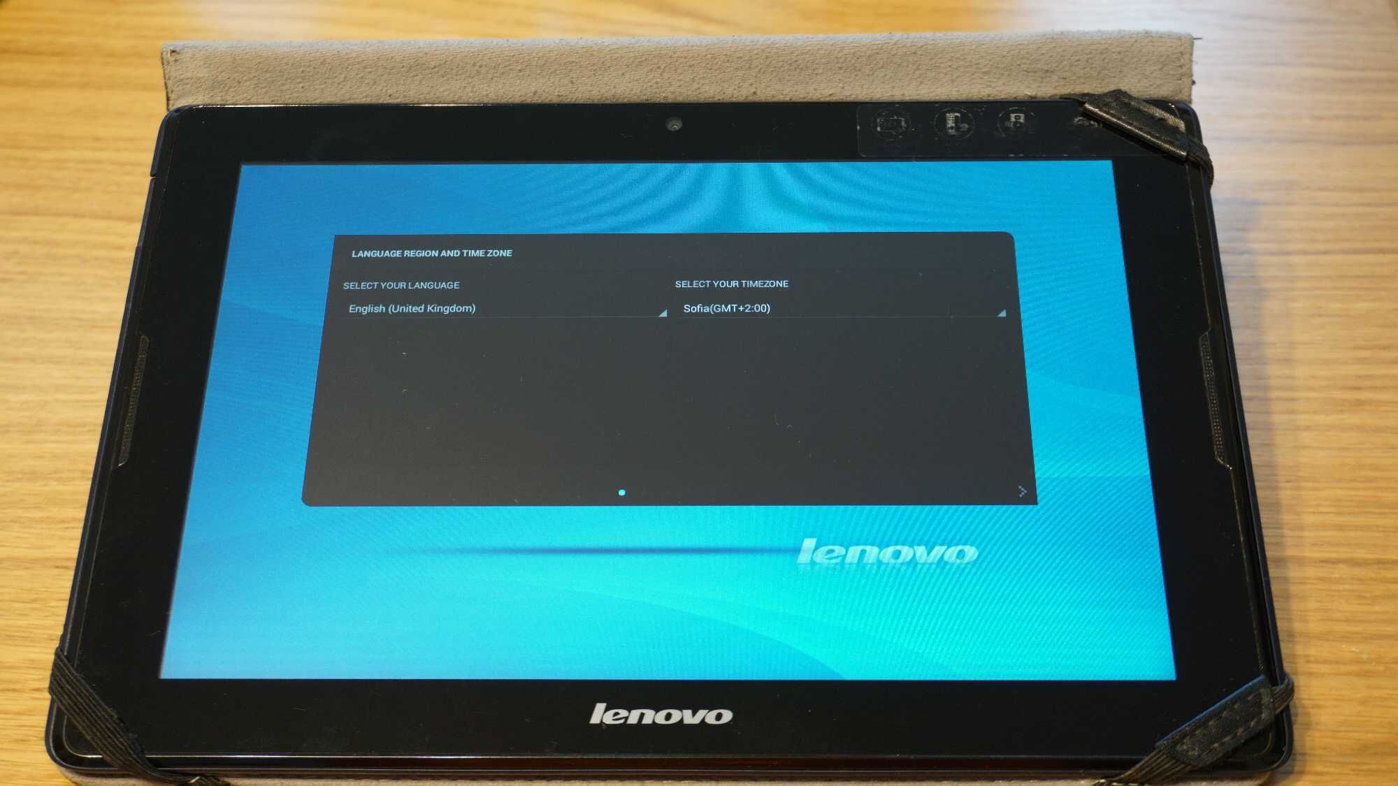 Tablet Lenovo A-7600H + etui Hama