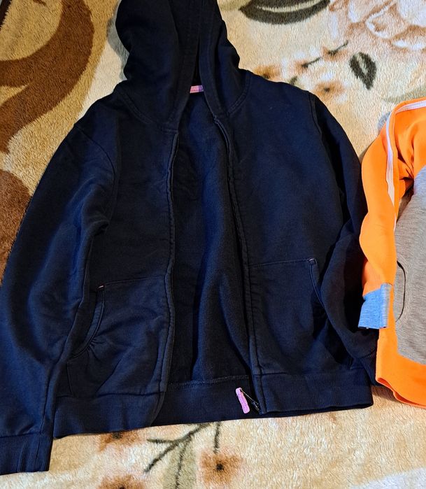 Отдам даром на рост 130 - 140