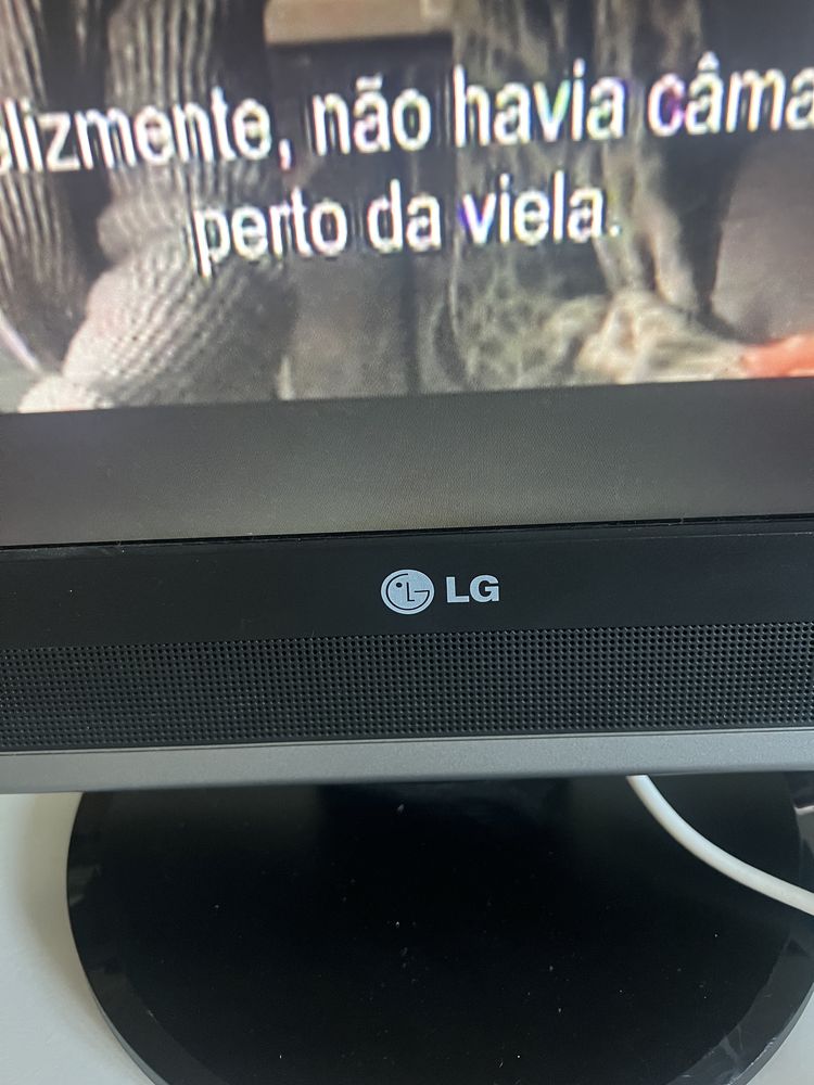 tv em bom estado, funciona