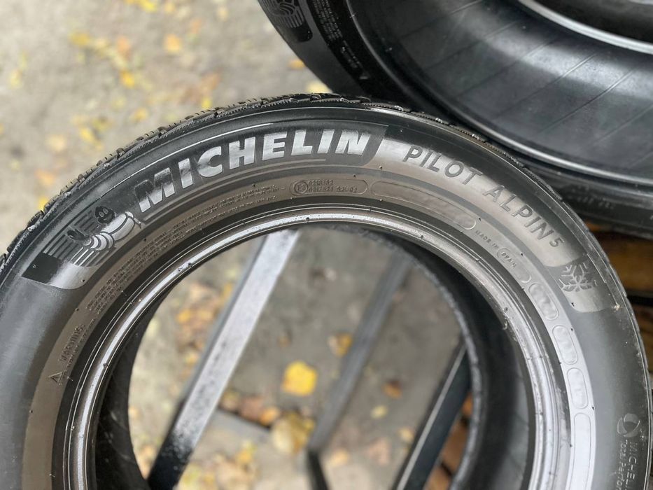 Шини б/у 235/55 r17 Michelin 22 рік