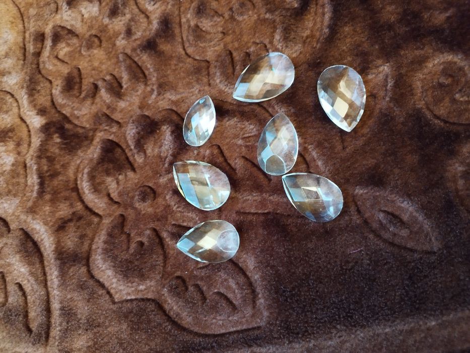 Szklane kryształki 7 sztuk