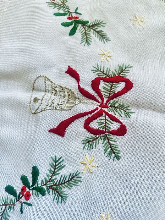 Piękny obrus swiąteczny