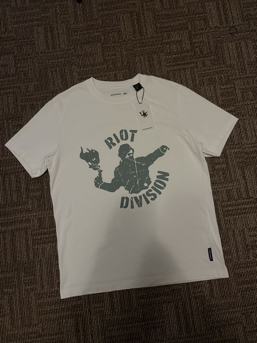 Футболка riot division