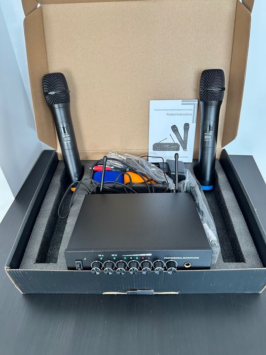 Podwójny mikrofon Karaoke z Eco High Bass z odbiornikiem 6,35 mm