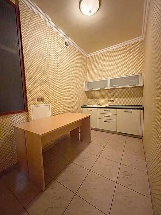 Аренда отличного офиса 180 м2 с мебелью в Центре Киева