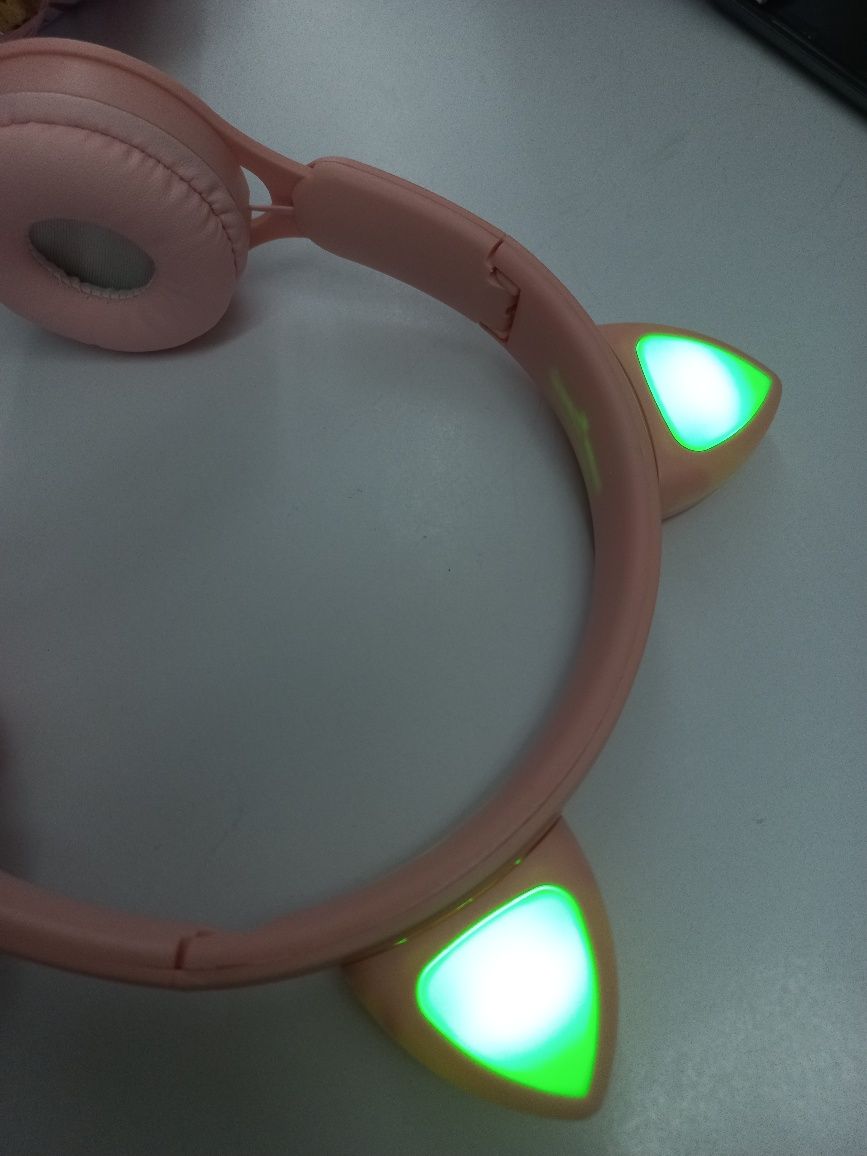 Беспроводные Bluetooth наушники с кошачьими светящимися ушками