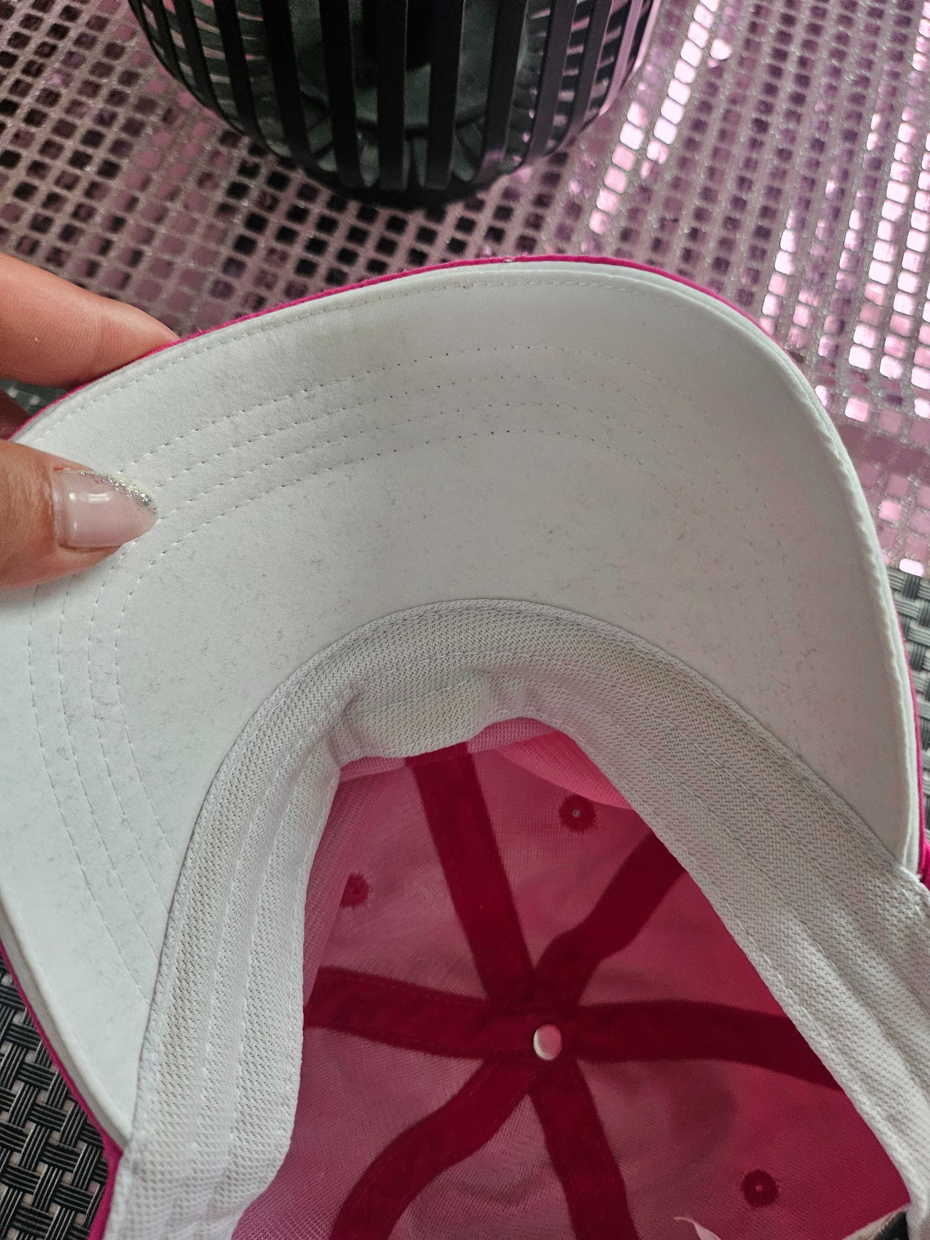 Śliczna czapeczka z daszkiem 4F rozm.L-XL
