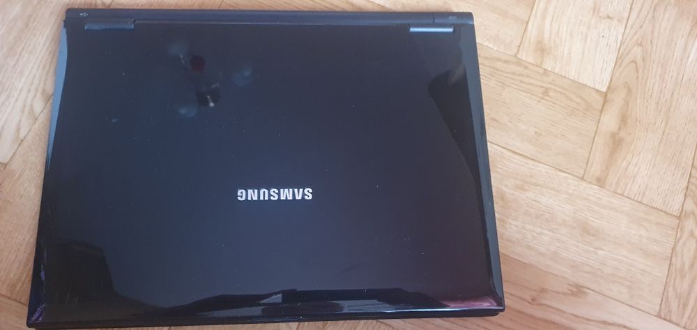 Продам ноутбук самсунг 15.6 диагональ