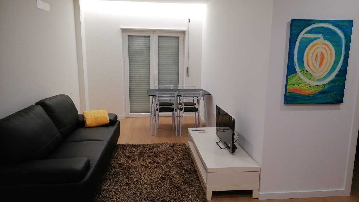 Quarto na Rua Duque Coimbra, 1, Rio Maior 240 € mês