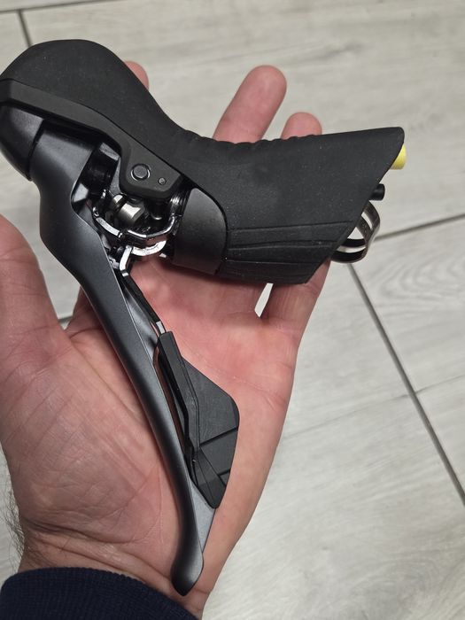 Klamkomanetki hydrauliczne SHIMANO GRX ST-RX820