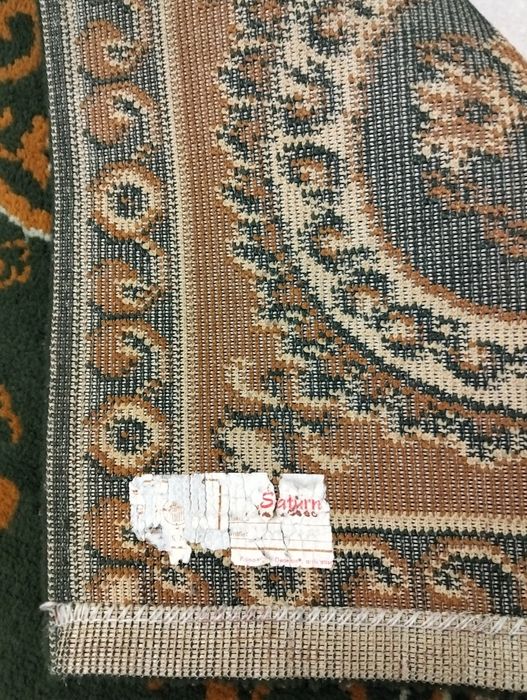 Великий килим розміром 3,35×2,45 гарної якості та в чудовому стані