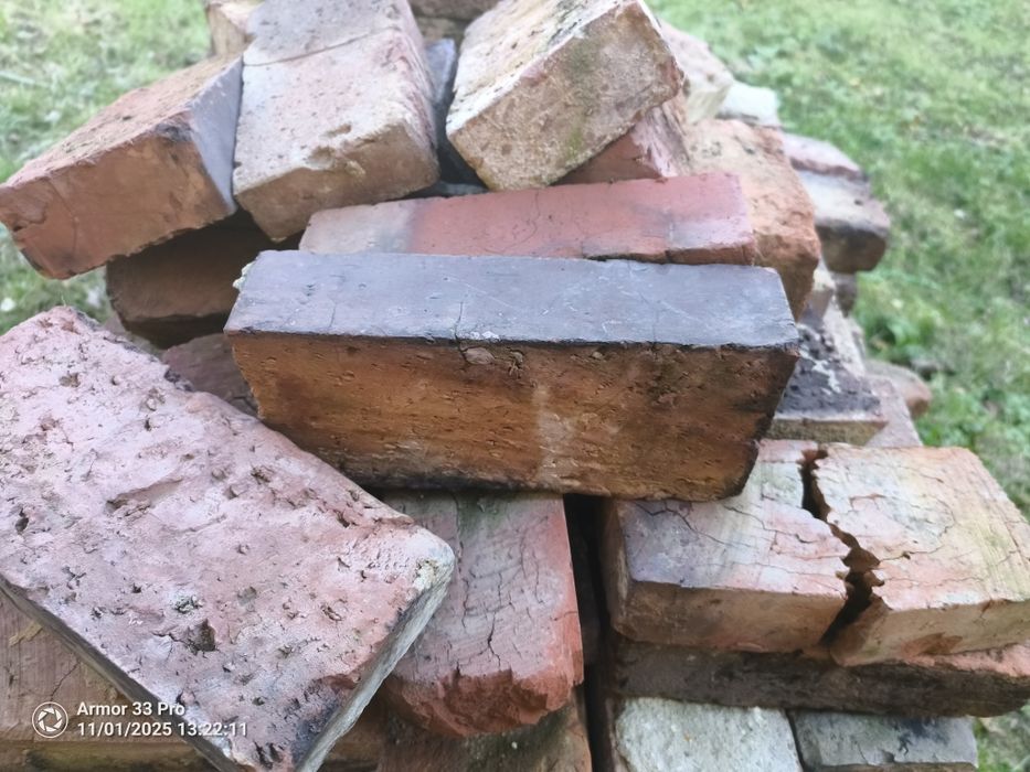 Stara cegła około 250 sztuk