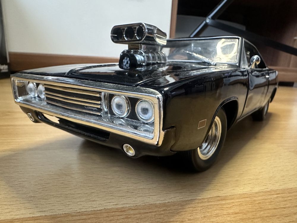 Dodge charger масштаб 1:18