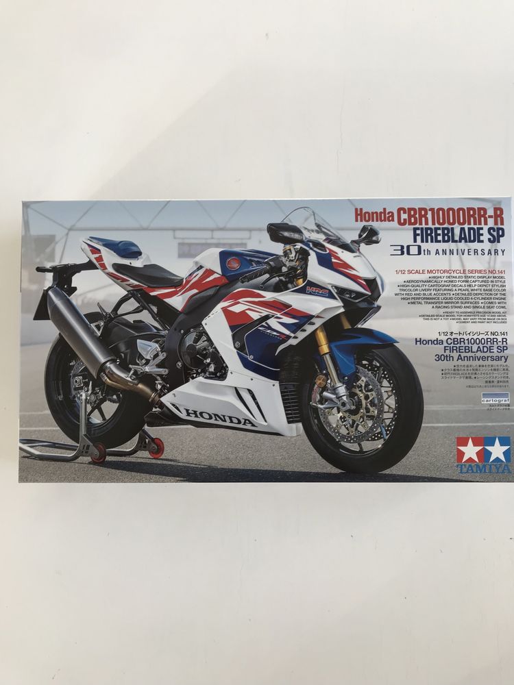 Motor Honda CBR 1000RR-R model Tamiya 14141