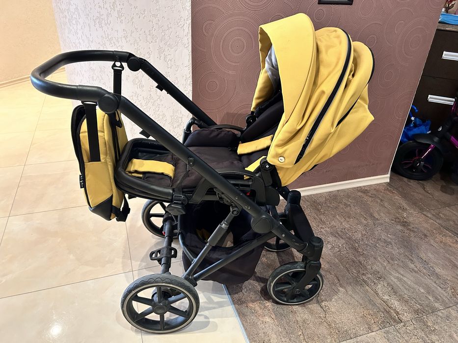 Дитяча коляска універсальна 2 в 1