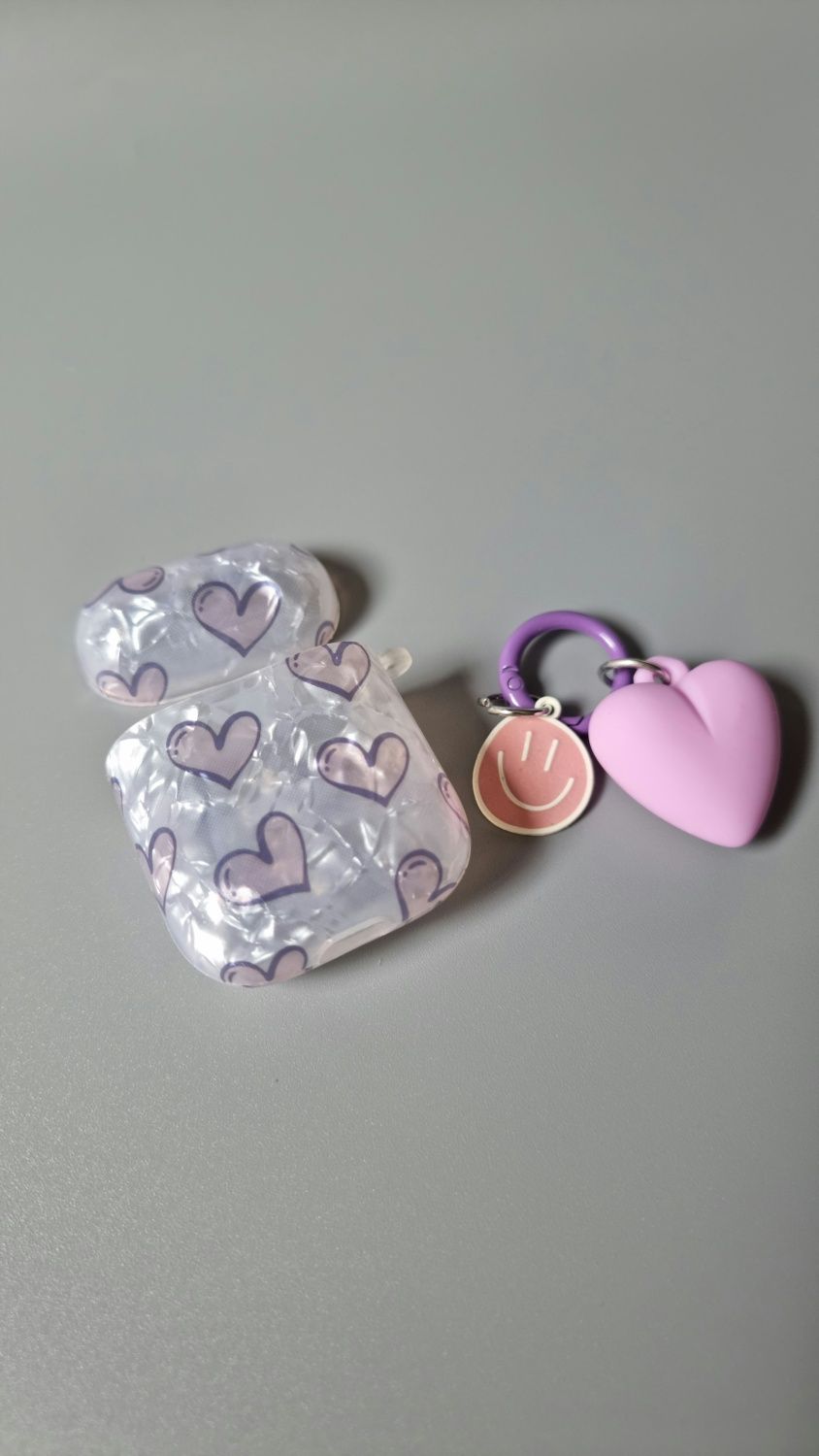 Etui Airpods 2 i 1 uroczy wzór muszli z motylem i brelokiem