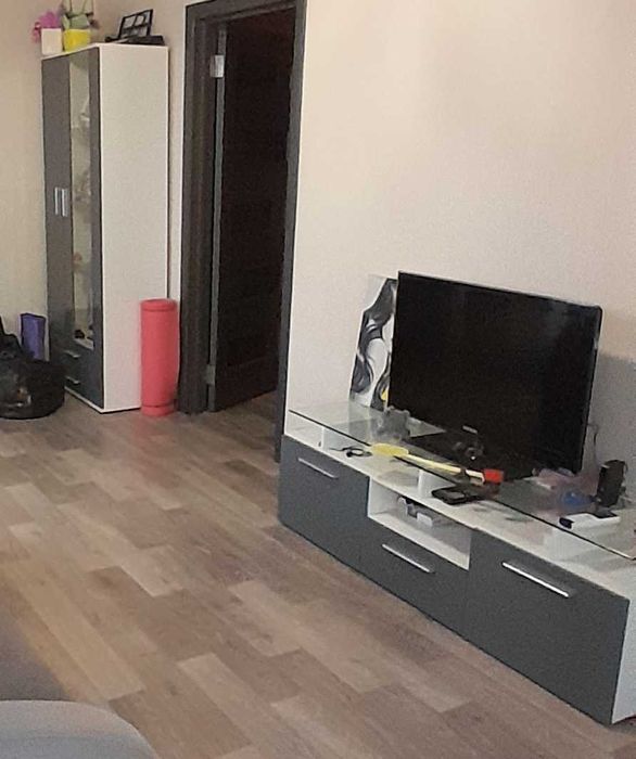 Меблі, техніка, килими, велосипед