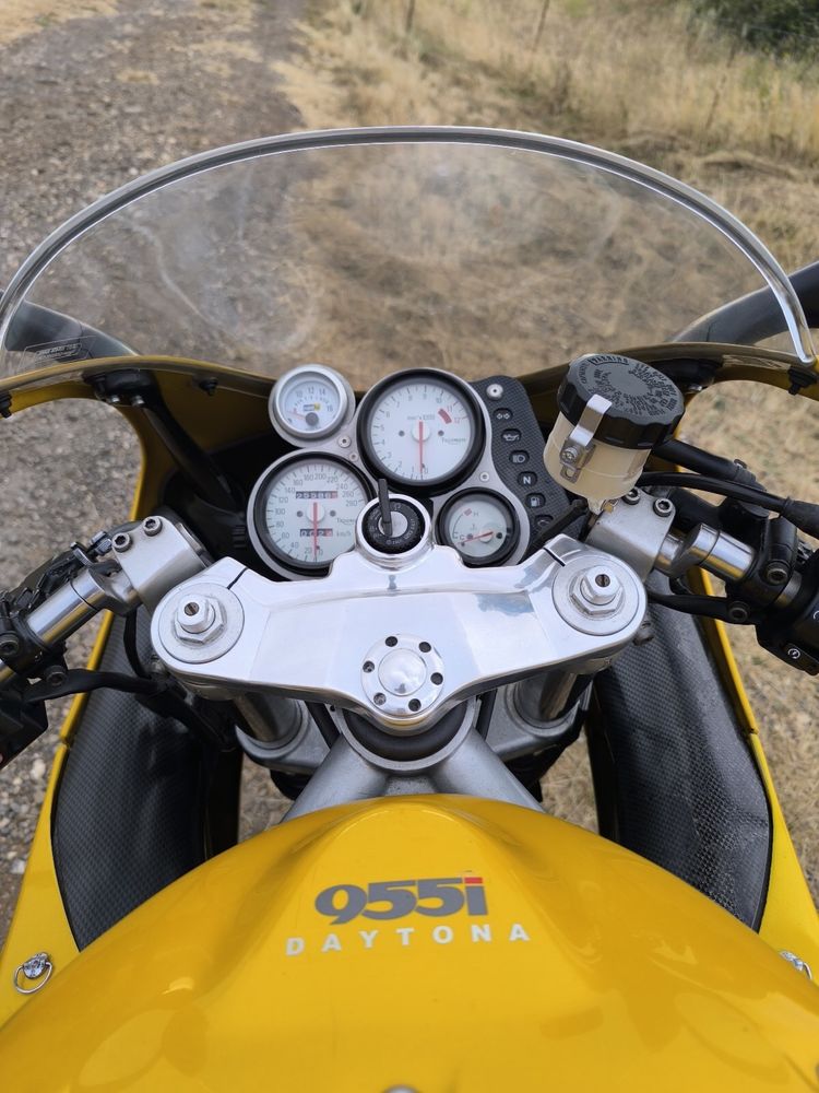Triumph daytona 955i