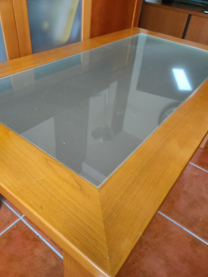 Mesa de centro em cerejeira