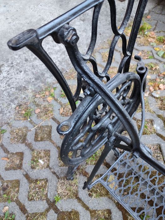 Nogi od maszyny do szycia